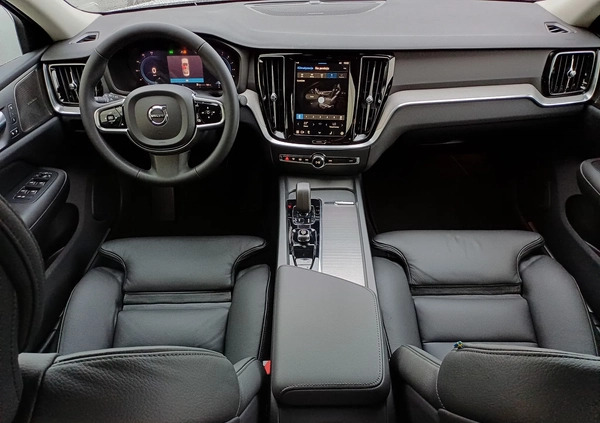 Volvo S60 cena 199714 przebieg: 10, rok produkcji 2024 z Darłowo małe 301